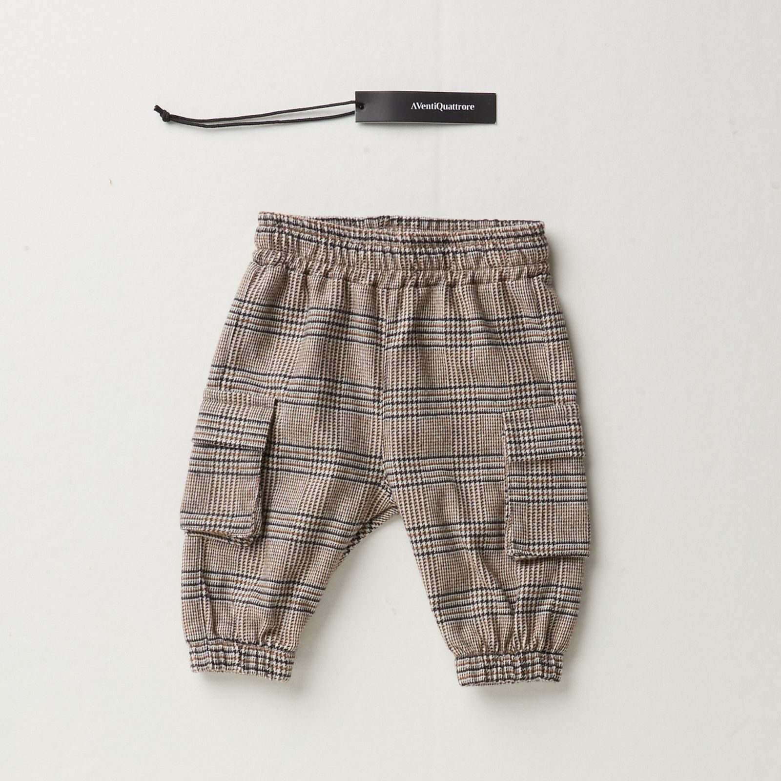 Pantaloni Principe di Galles per piccoli trendsetter con comfort e stile tutto italiano