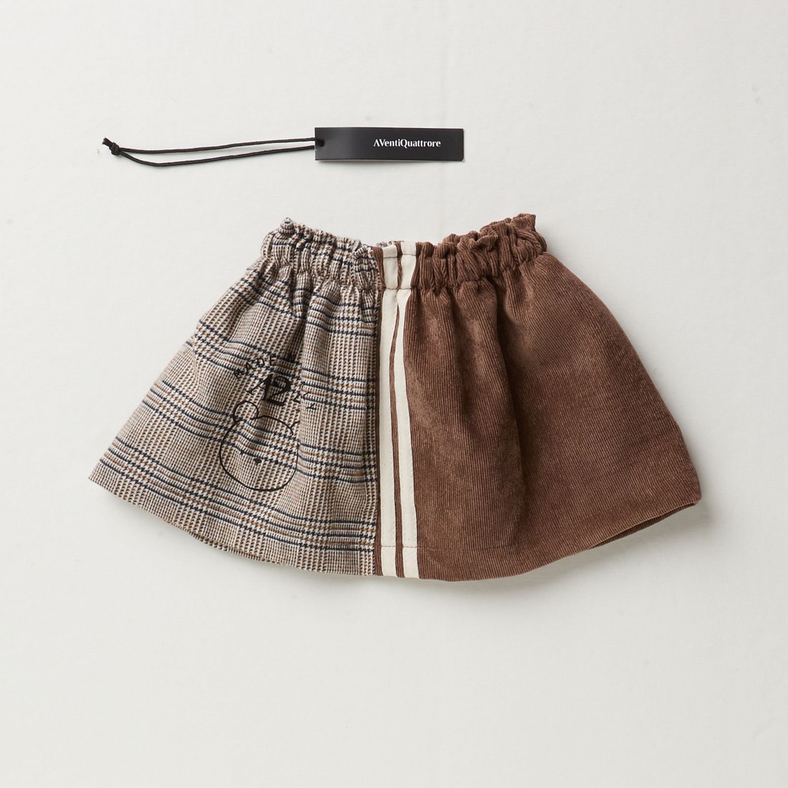 Gonna Principe di Galles per bambine eleganti e felici con un design unico e raffinato