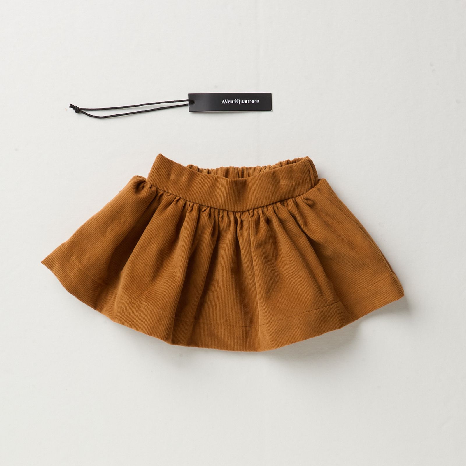 Gonna in velluto per bambini dal design italiano morbida e alla moda per ogni occasione